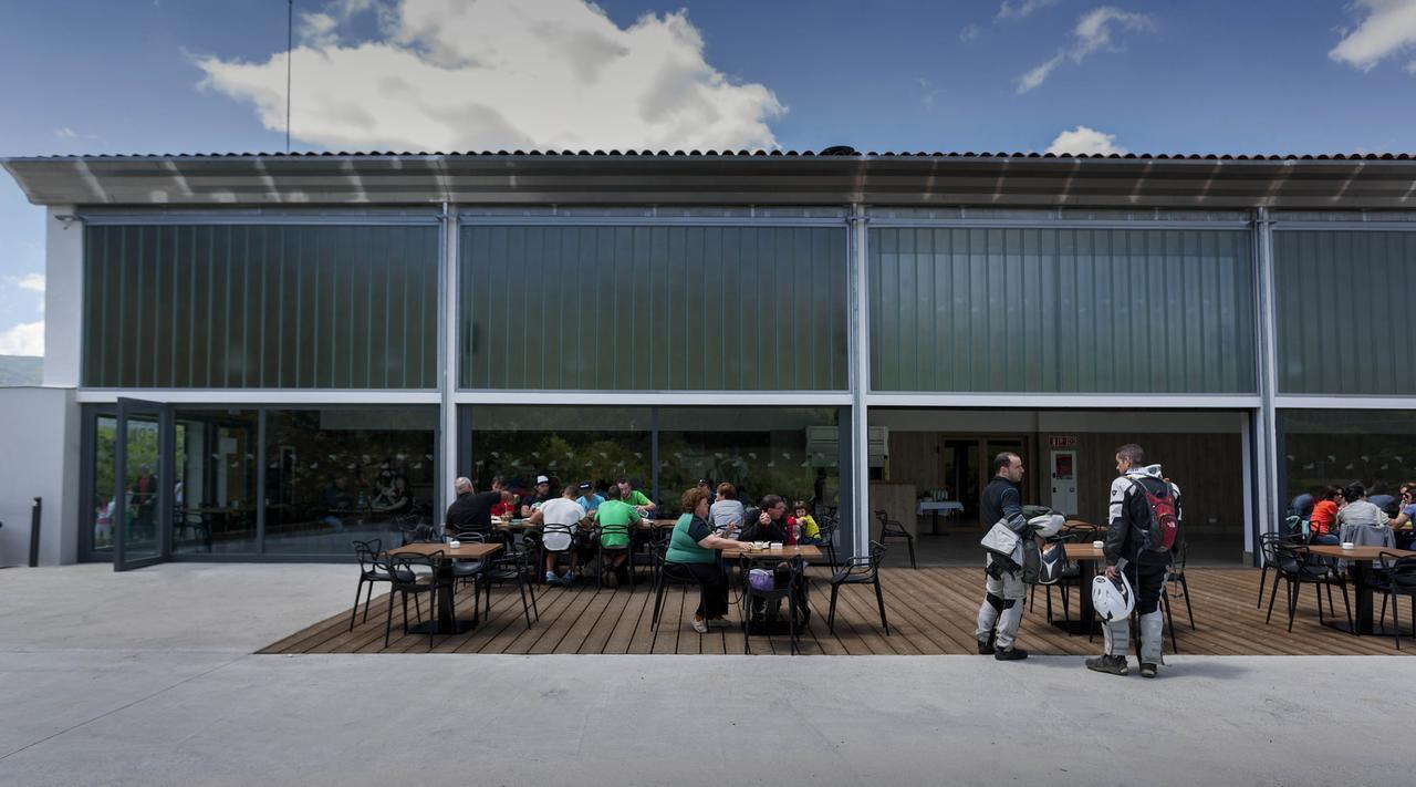 Youth Hostel Non Stop Inn By Irrisarri Land Igantzi 外观 照片