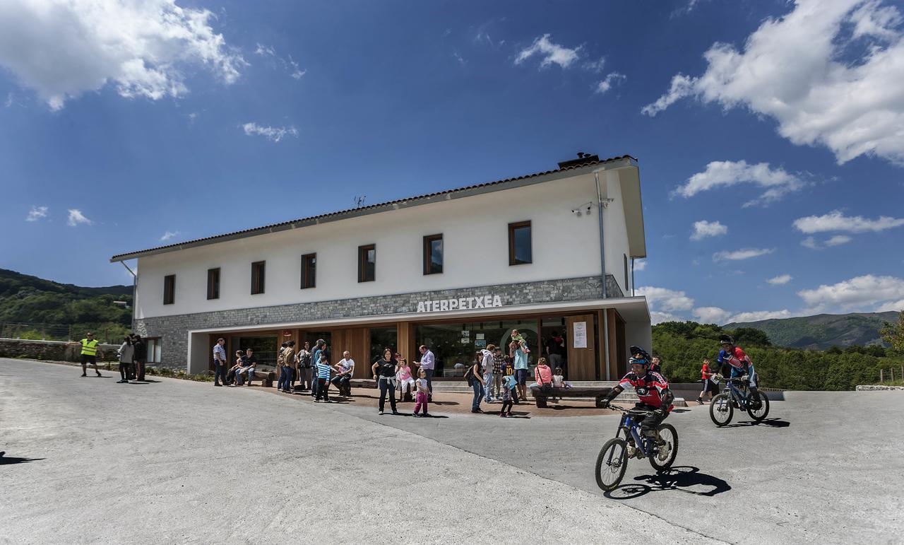 Youth Hostel Non Stop Inn By Irrisarri Land Igantzi 外观 照片